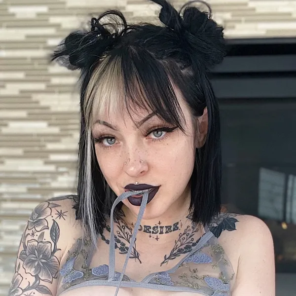 Millie Millz's BabeWiki Profile