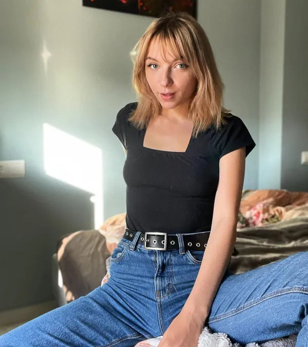 Mimi Boom's BabeWiki Profile