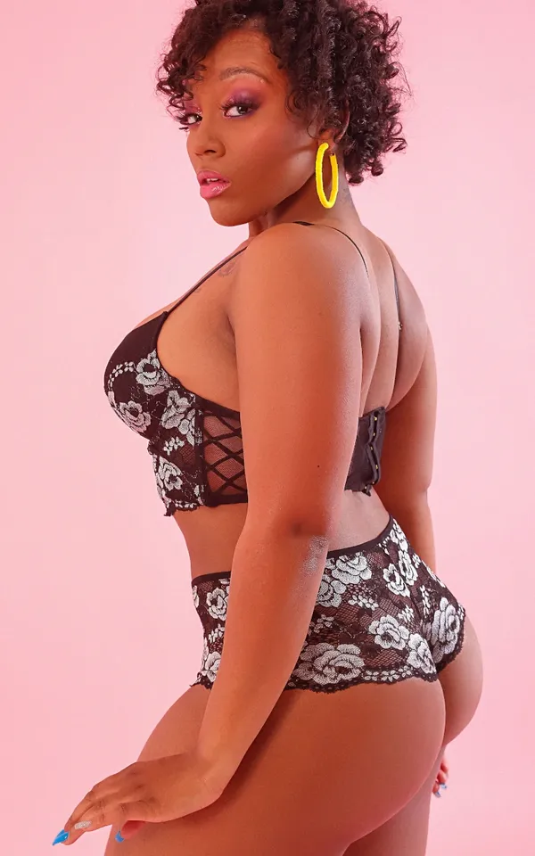Mimi Curvaceous's BabeWiki Profile
