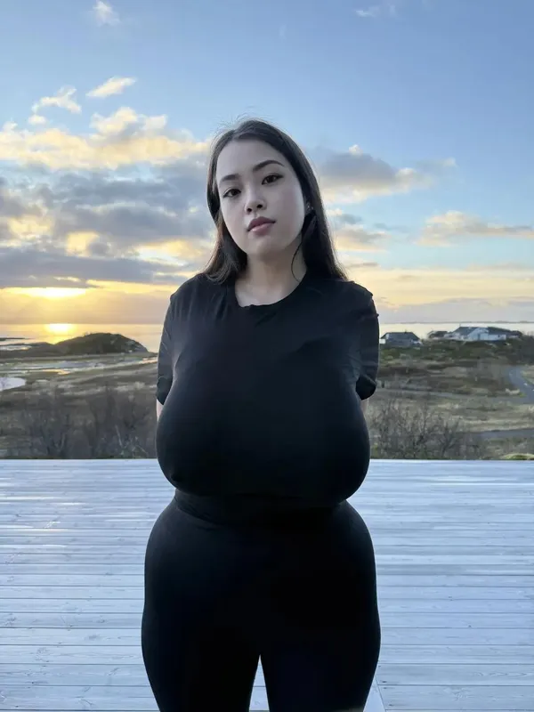 Min Ji Lee's BabeWiki Profile