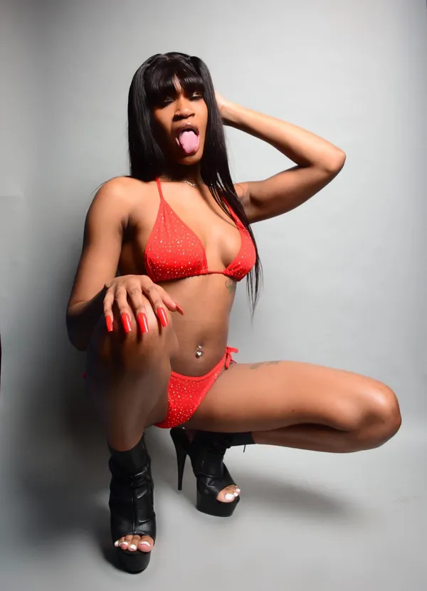 Minxy Fiya's BabeWiki Profile