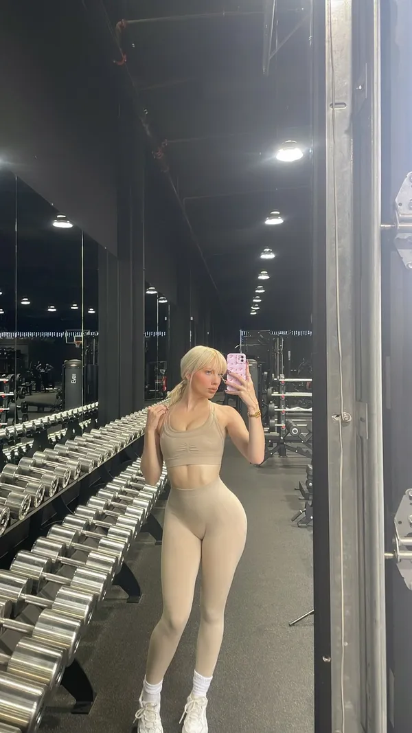 Miriam McCoole's photo 4