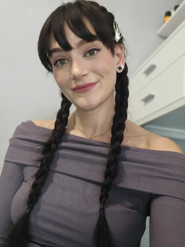 Misbehaved's BabeWiki Profile