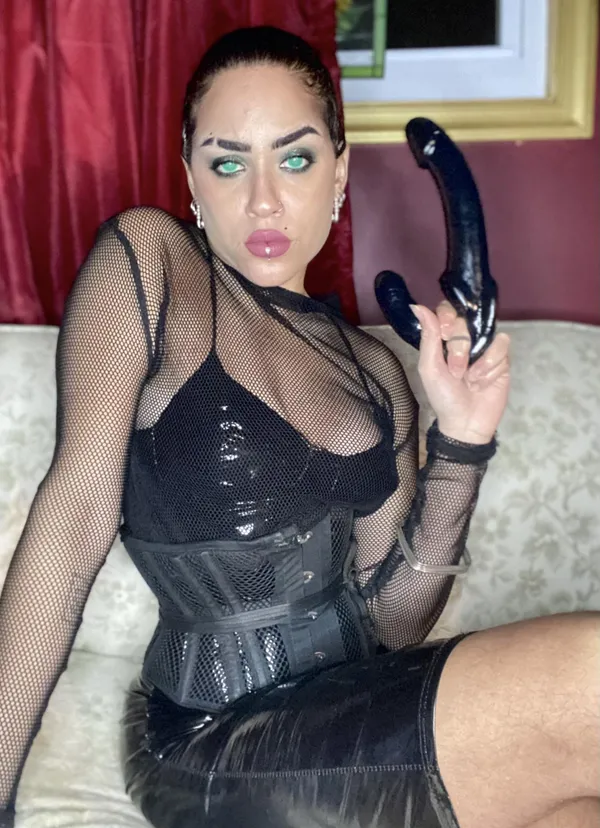 Miss Cleopatra's photo 2