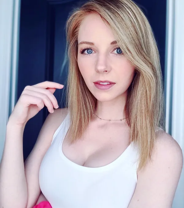 Miss Click's photo 5