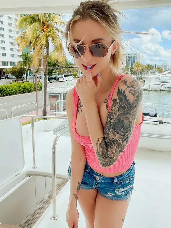 Miss Elizabeth's BabeWiki Profile