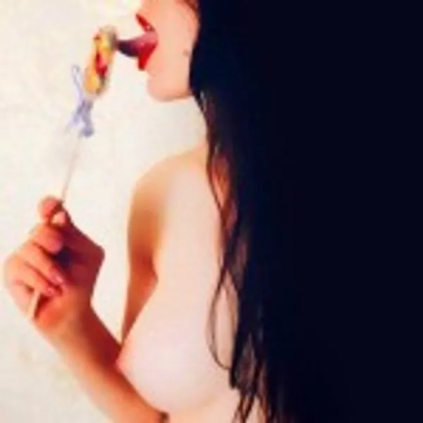 Miss Hot Lips's photo 3