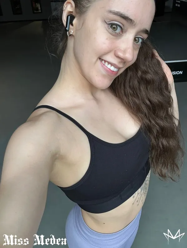 Miss Medea's photo 8