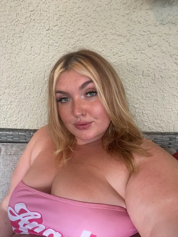 Miss Pink Plush's photo 10