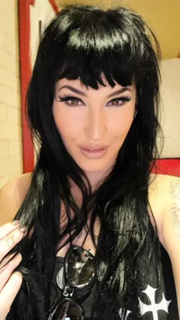 MistresH3llfire's BabeWiki Profile