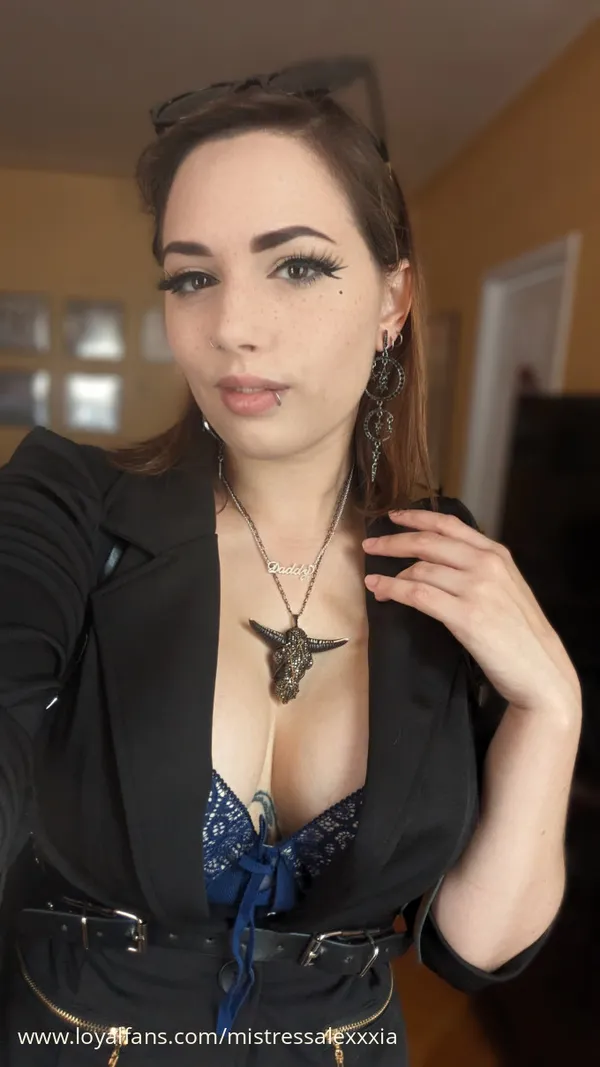 Mistress Alexxxia's photo 6