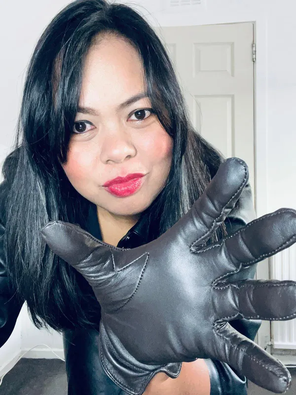 Mistress Charlyn's BabeWiki Profile