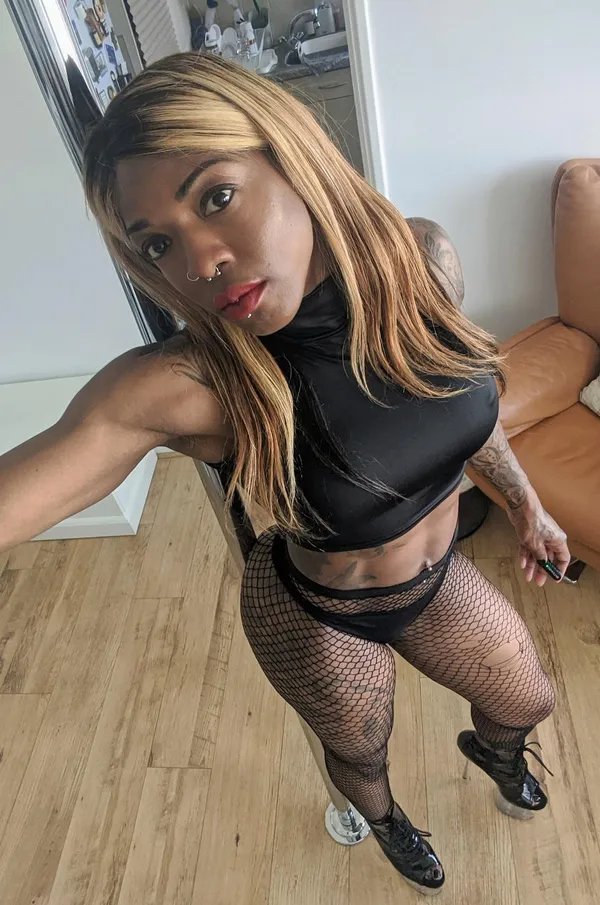 Mistress Kiana's photo 3