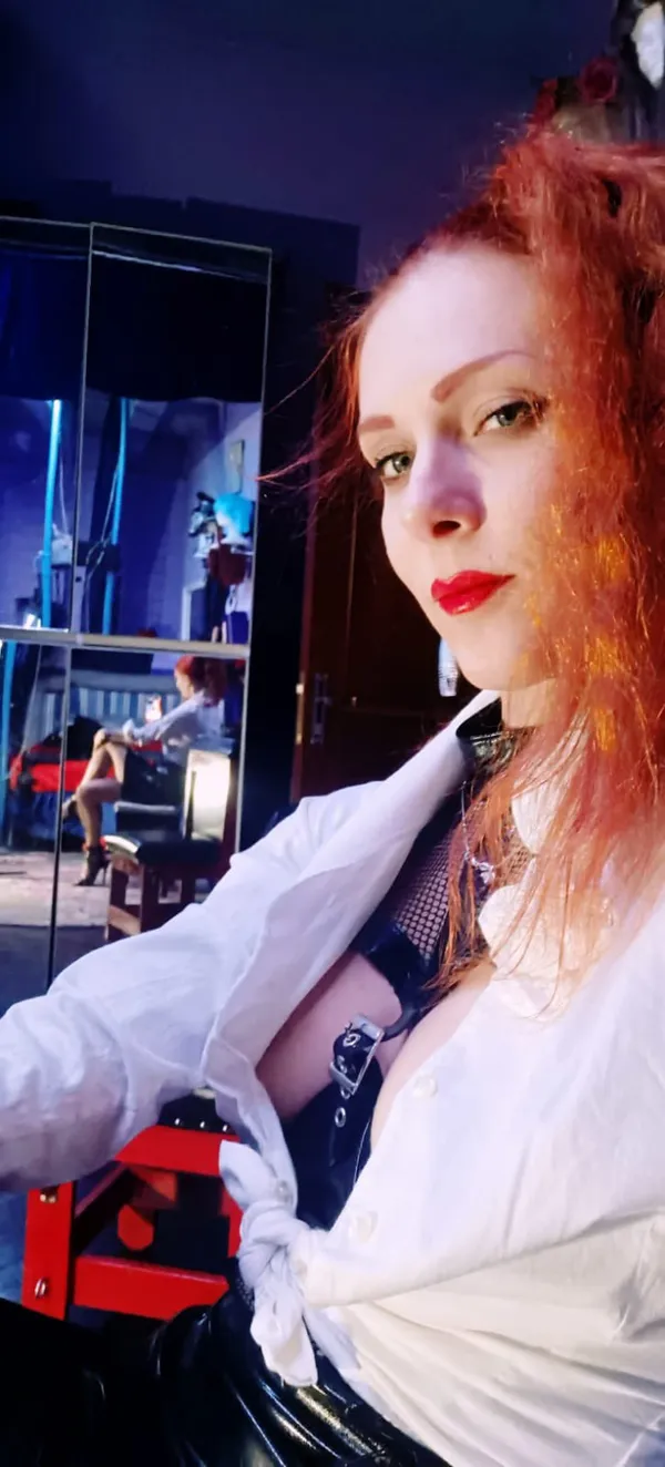 Mistress Regina's photo 4