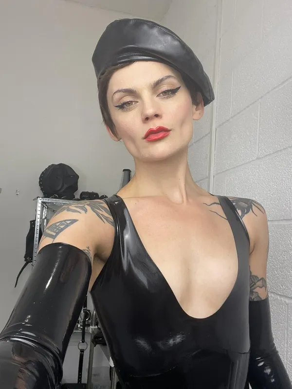 MistressAe's BabeWiki Profile