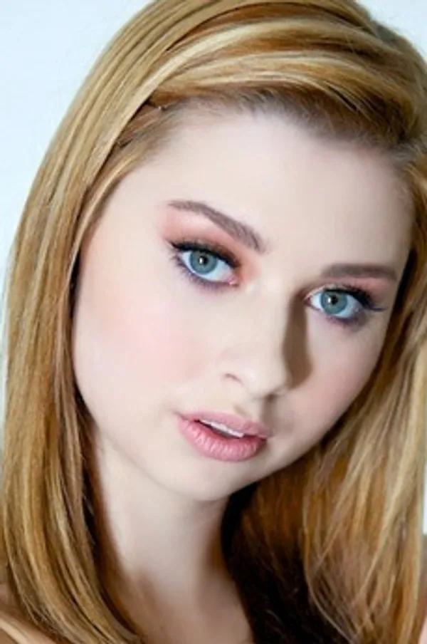 Molly Bennett's photo 10