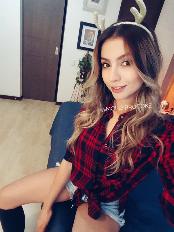 Molly Brooke's photo 2