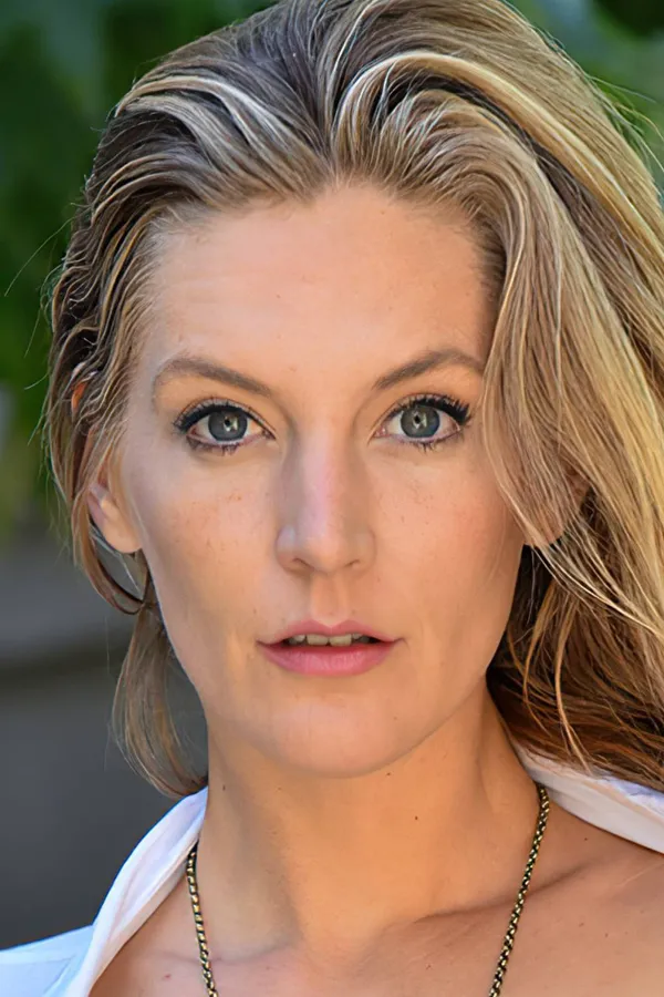 Mona Wales's photo 5