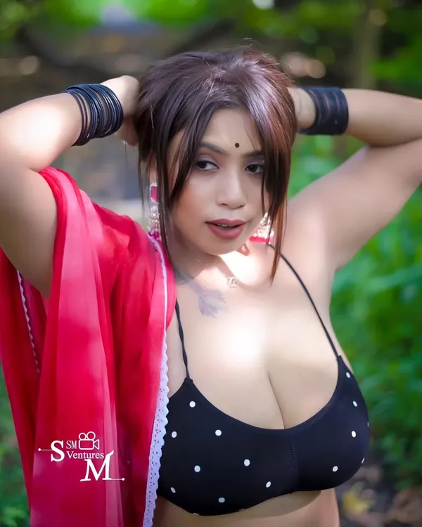 Moumita Saha's photo 6