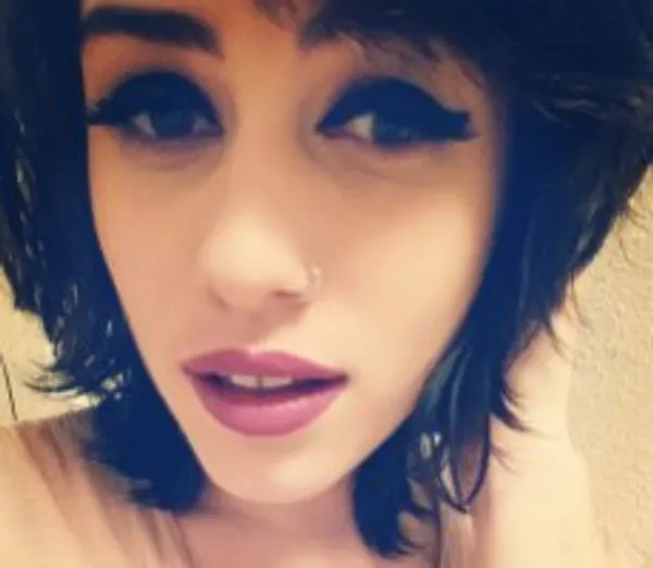 moxyrocket's BabeWiki Profile