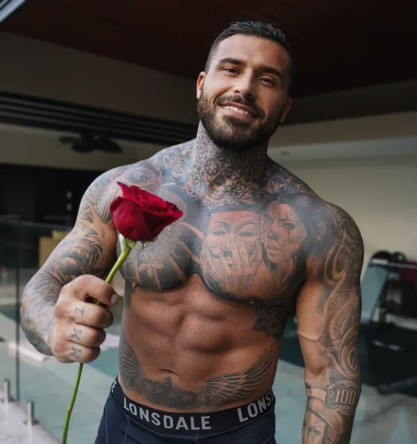 Mr Iconic's BabeWiki Profile