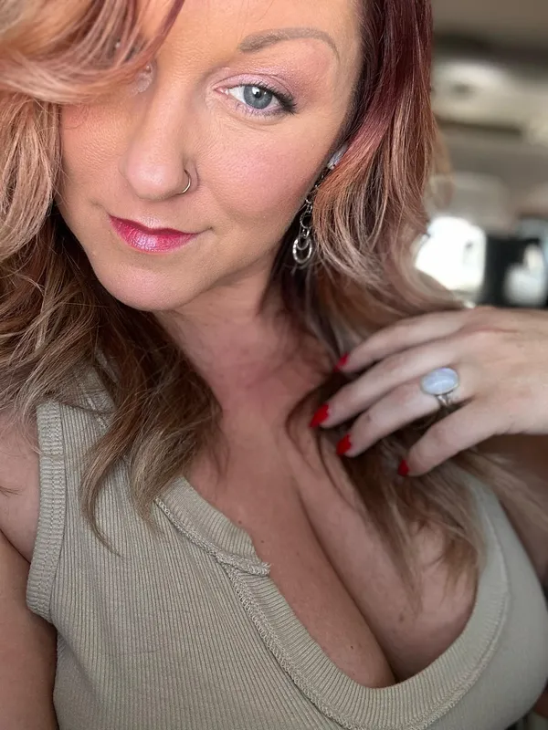 Mrs. DarkCuckold's photo 5