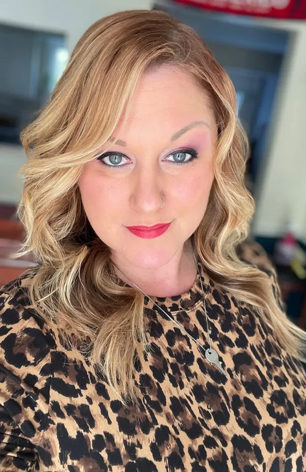 Mrs. DarkCuckold's photo 6