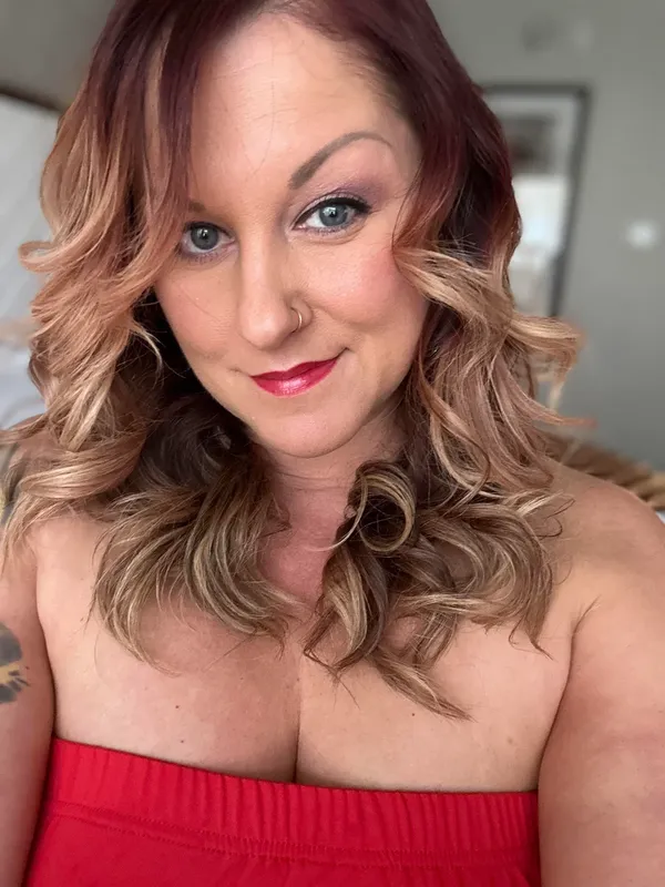 Mrs. DarkCuckold's photo 7