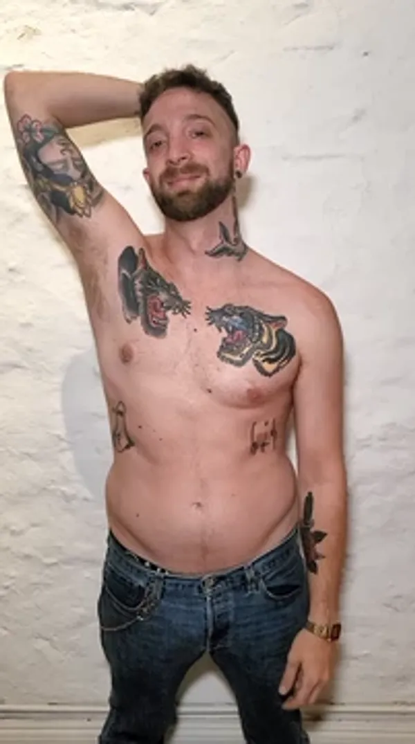 Naked Yogui's BabeWiki Profile