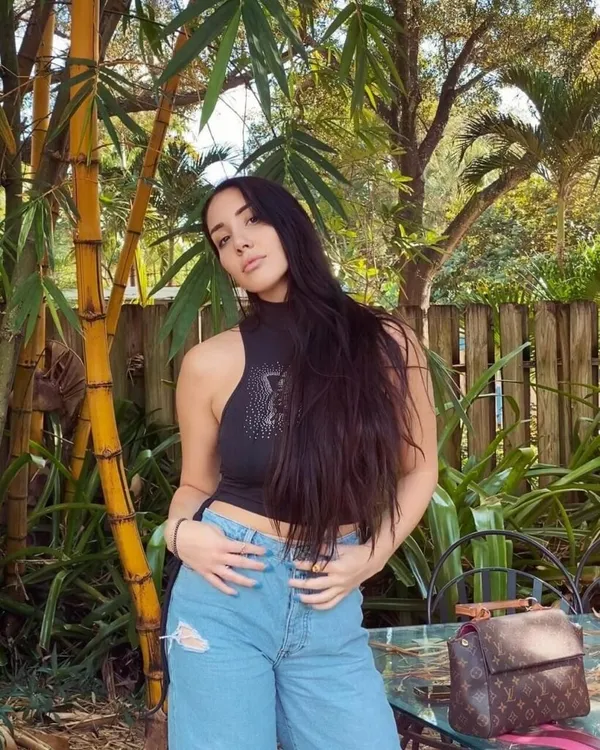 Naomi Ross's BabeWiki Profile