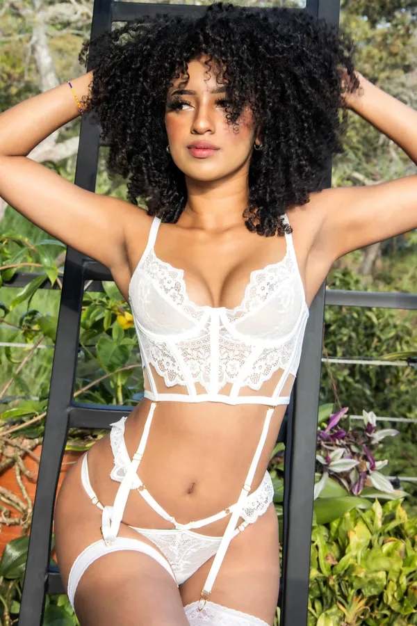 Naomi Schoop's BabeWiki Profile