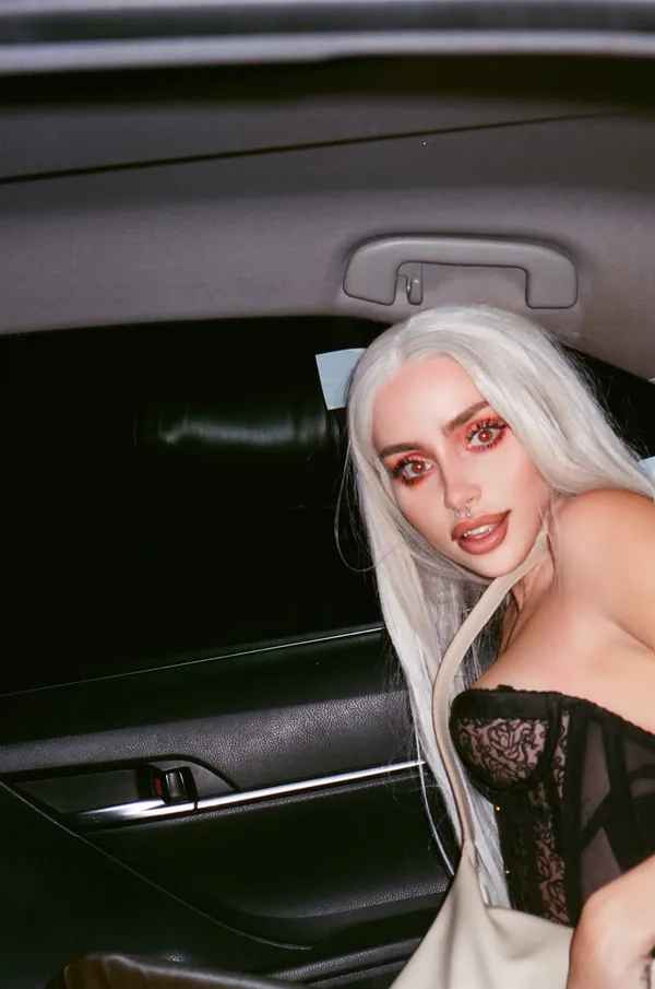 Naomi Woods's BabeWiki Profile