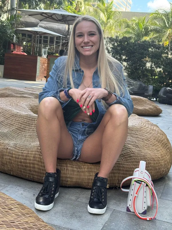 Naughty Bonnie's photo 4