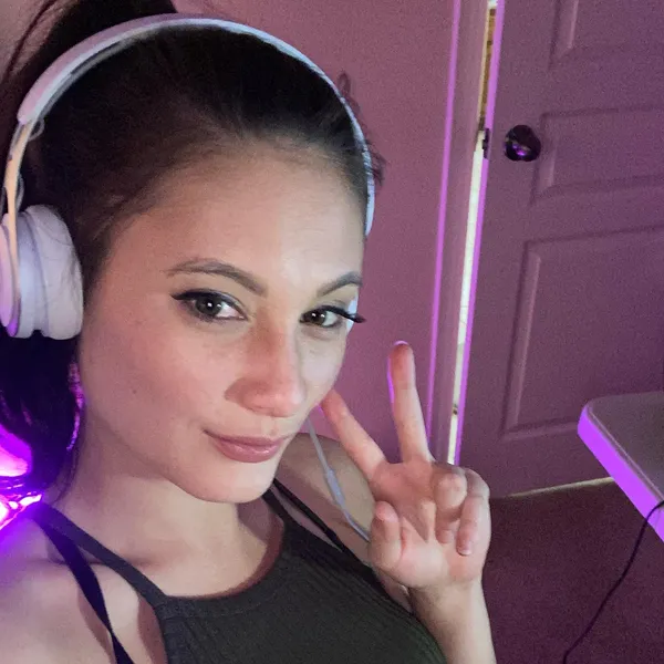 Neeina's BabeWiki Profile