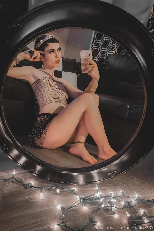 neonalice333's BabeWiki Profile