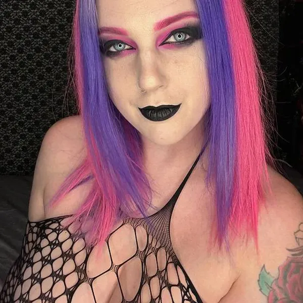 Nicci Darling's BabeWiki Profile