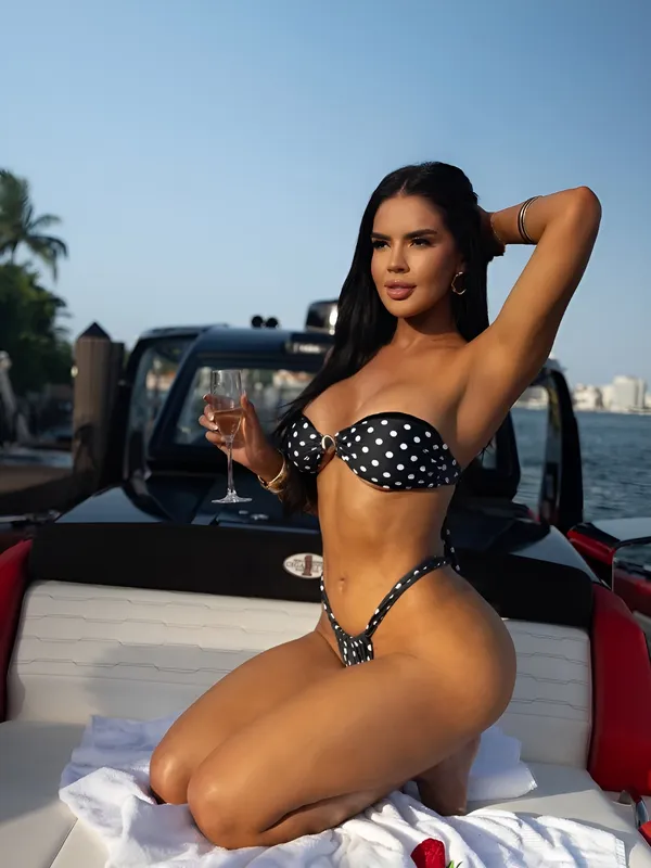 Nicole Cruz's photo 10