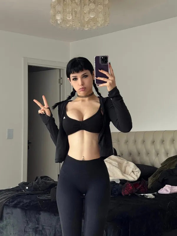 Nicole Pony's photo 3