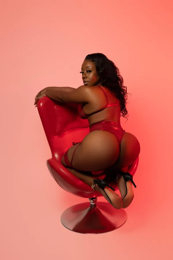 Nicole Valentine's photo 3