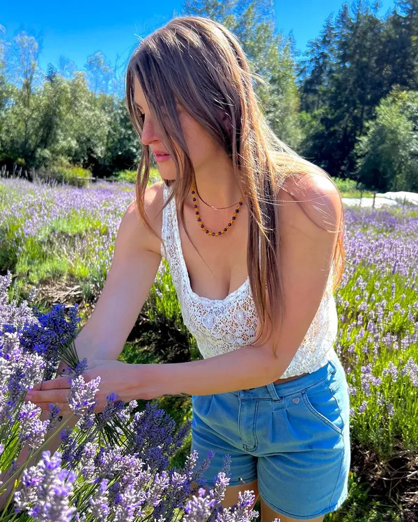 Nicolle Love's photo 9