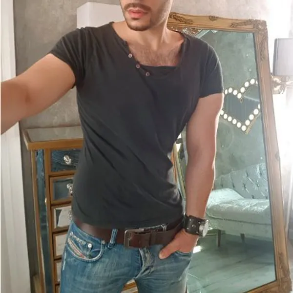 Nik Hunter's BabeWiki Profile