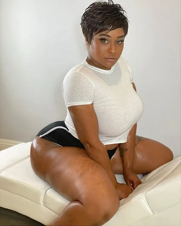 Nikia Renee's photo 6