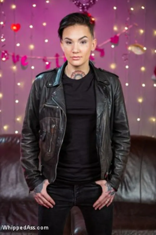 Nikki Hearts's photo 8