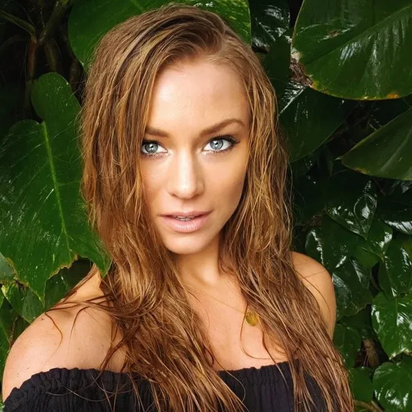 Nikki Leigh's photo 7