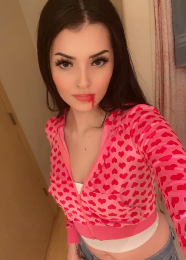 Nikki Venom's photo 9