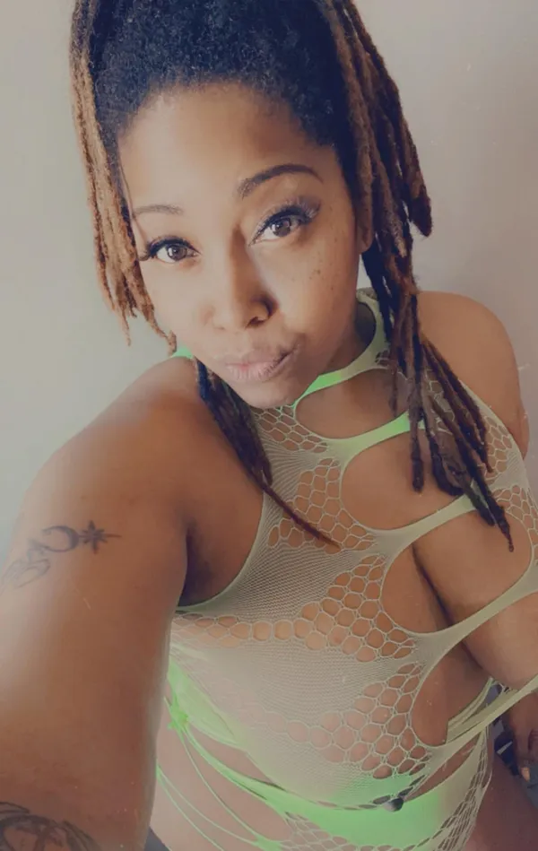 Nisha Swallowz's BabeWiki Profile