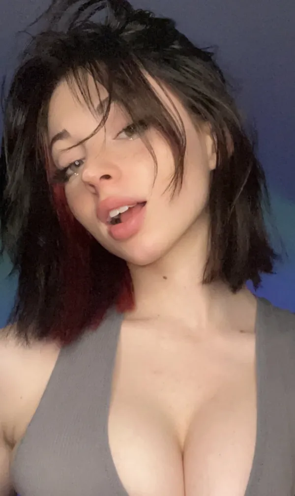 Noemie Lili's BabeWiki Profile