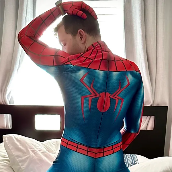 Oliver Zayne's BabeWiki Profile