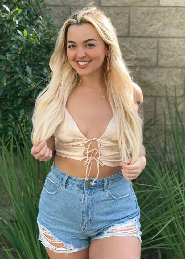 Olivia Cara's photo 3