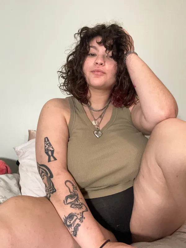 OopsMollie's photo 3